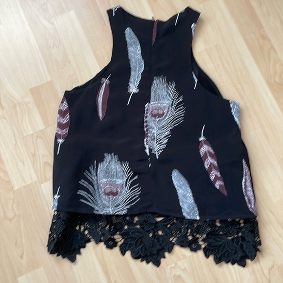 NWT Line& Dot Revolve feather print top, size M - Picture 8 of 11